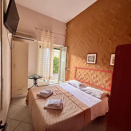 In Bb - Bb Sciddicu Rooms, Lg * Santa Tecla