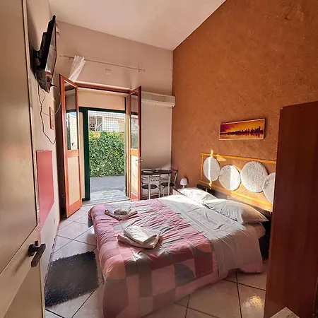 In Bb - Bb Sciddicu Rooms, Lg Santa Tecla